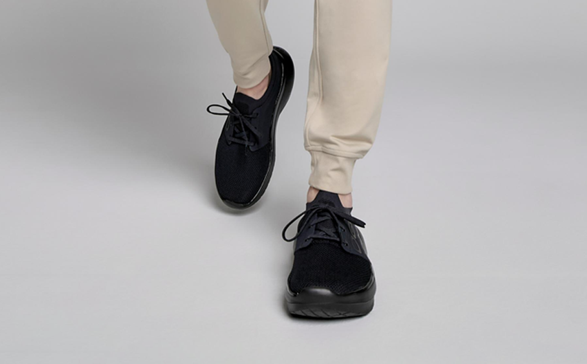 Mens_BlackStride2.png